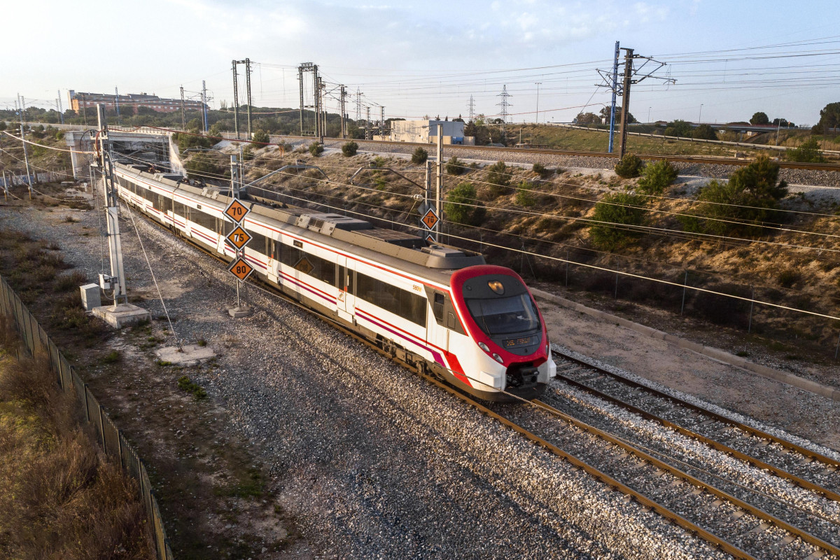 Building a Sustainable Future: Advisory Services for Energy-Efficient Vande Bharat Train Sets